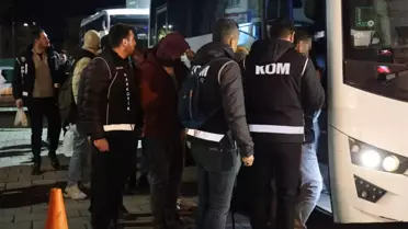 İzmir'in Buca Belediyesi'ne operasyon: 26 şüpheli adliyede