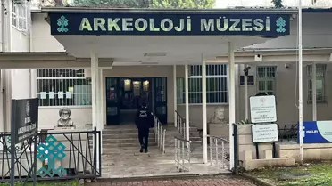 10 gün evinde sakladı, müzeye getirince kent ayağa kalktı! Surat ifadesi ve tavırlarına dikkat