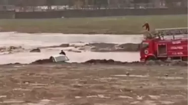 Silopi'de Araçta Mahsur Kalanlar Kurtarıldı