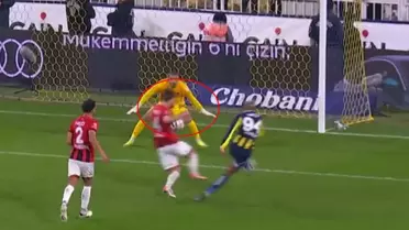 Karar doğru mu? Ünlü yorumcular Fenerbahçe'nin penaltısında hemfikir oldu