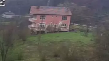 Kastamonu'da Heyelan Ev Çöktü