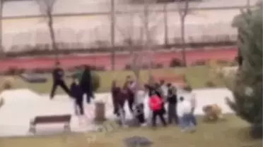 Küçücük çocuğu ağaca bağlayıp işkence ettiler