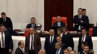 Meclis'te CHP'li vekiller kürsüyü işgal etti, yumruklu kavga çıktı