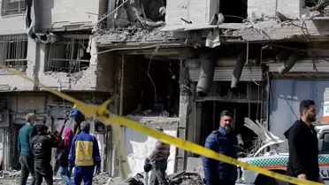 Tahran'da Diplomatik Polis Merkezi Yıkıldı