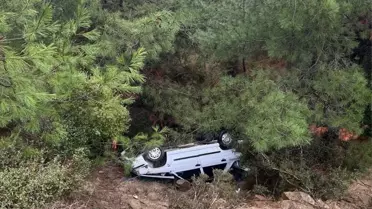 Kozan'da Otomobil Şarampole Yuvarlandı: 4 Yaralı