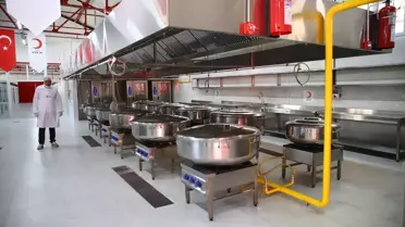 Kızılay'dan Adana'ya Aşevi