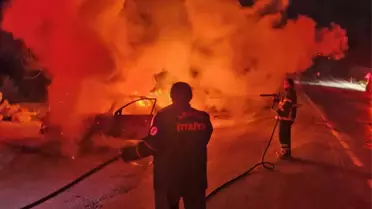 Otomobil Yangınında Araç Kullanılamaz Hale Geldi