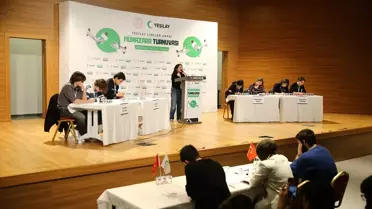 Yeşilay Münazara Turnuvası Adana'da Yapıldı
