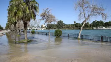 Seyhan Barajı'ndan Su Tahliyesi Devam Ediyor