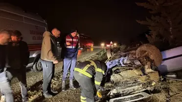 Kahta'da Otomobil Devrildi: 2 Yaralı