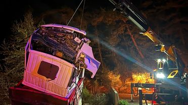 Alanya'da Kamyon Devrildi: 1 Ölü, 1 Yaralı