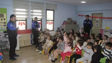 Polislerden Anaokuluna Güvenlik Eğitimi