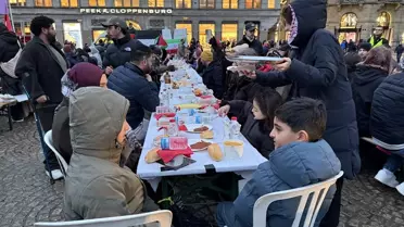 Amsterdam'da Filistin İçin Sokak İftarı