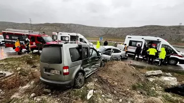 Beypazarı'nda Trafik Kazası: 1 Ölü, 4 Yaralı