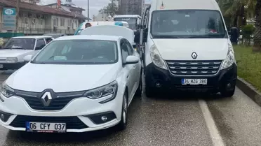 Serik'te Zincirleme Kaza: 1 Yaralı