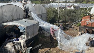 Kumluca'da Hortum Seraları Vurdu