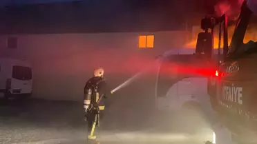 Serik'te Depoda Yangın Çıktı