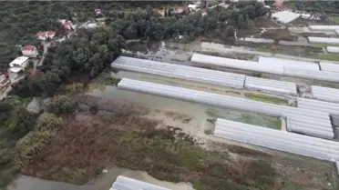 Saatlerdir dehşeti yaşıyorlar! Burası göl değil iki ili birbirine bağlayan kara yolu