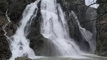 Uçansu Şelalesi'nde Su Debisi Yükseldi