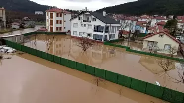 Antalya'da Sağanak Hayatı Olumsuz Etkiledi