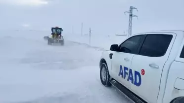 Ardahan'da Kar Nedeniyle Araçlar Mahsur Kaldı