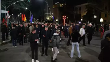 Tiran'da Hükümet Protestosu