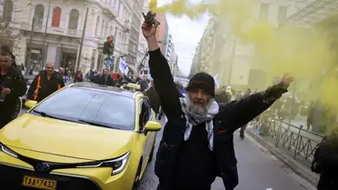 Atina'da Taksiciler Grevde