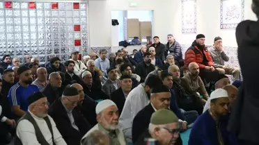 Avrupa'da Müslümanlar bayram namazında camilere akın etti