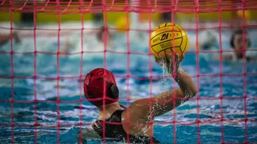 İzmir'de Avrupa Kadınlar Sutopu Kupası Başladı