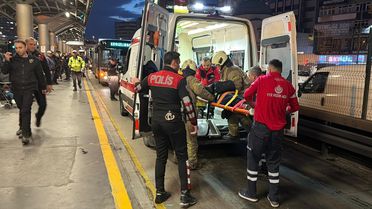 Bahçelievler'de metrobüsün, ayağını ezdiği kadın yaralandı