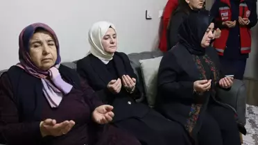 Bakan Çiftçi, Şehit Ailesini Ziyaret Etti