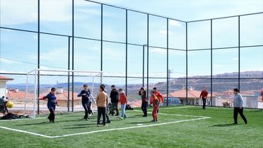 Depremzede Çocuklara Halı Saha Müjdesi