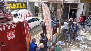 Edremit'te Bodrum Katında Yangın