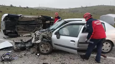 Balıkesir'de Trafik Kazası: 5 Yaralı