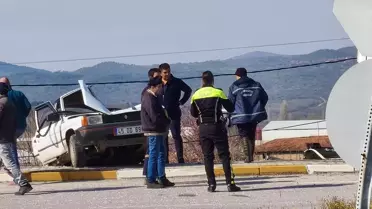 Sındırgı'da trafik kazası: 1 ölü, 2 yaralı