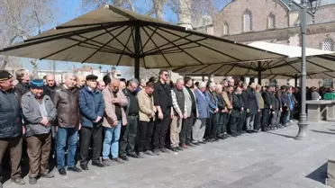 Sinan Ergüven Son Yolculuğuna Uğurlandı