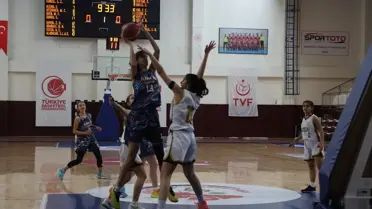 14 Yaş Altı Kızlar Anadolu Şampiyonası Devam Ediyor