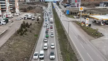 Kırıkkale'de Bayram Dönüşü Trafik Yoğunluğu