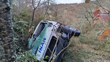 Söğüt'te Minibüs Devrildi: Sürücü Yaralandı