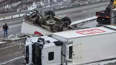 Bingöl'de Tır Devrildi, Sürücü Yaralandı