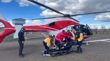 Kardan Kapanan Yolda Dişaliz Hastası Helikopterle Kurtarıldı