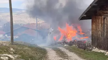 Bolu'da Yangın: İki Katlı Ev Kullanılamaz Hale Geldi