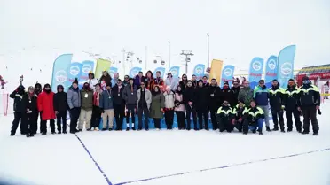 Erciyes'te Kar Voleybolu Turnuvası Düzenlendi