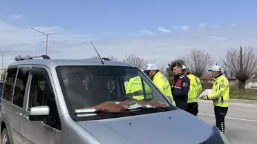 Burdur Valisi Bayramda Personelle Bir Araya Geldi