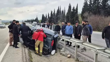 Bursa'da Otomobil Devrildi, 5 Yaralı