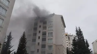 İnegöl'de 8 Katlı Apartmanda Yangın