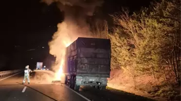Bursa'da Seyir Halindeki Tırda Yangın