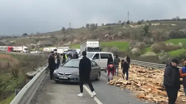 Bursa'da Tır Devrildi, 1 Yaralı