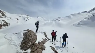 Hakkari'de Dağcıların Kayak Keyfi