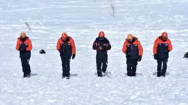 Van'da Çığda Arama Kurtarma Eğitimi